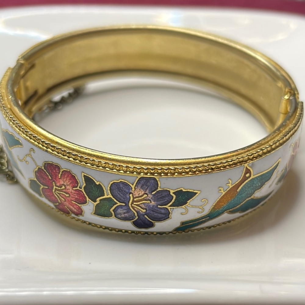 Vintage White & Multi-Color Enamel Cloisonné Asian Gold Tone Bangle Bracelet
